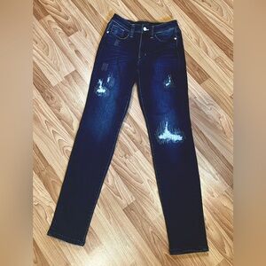 NWOT Judy Blue Distressed Stretch Jeans size “3/26” but fits like a size 6!!!